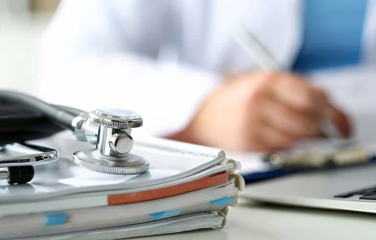 درآمد پزشکان در کدام کشورها و با چه تخصصی بیشتر است؟ درآمد پزشکان در کدام کشورها و با چه تخصصی بیشتر است؟